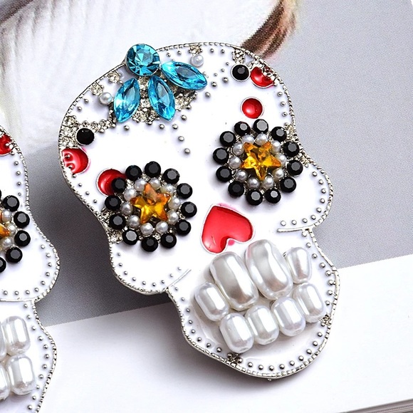 Zara Los Muertos Chunky Boho Silver Pearl Big Long Drop Scull Earrings - Picture 6 of 10